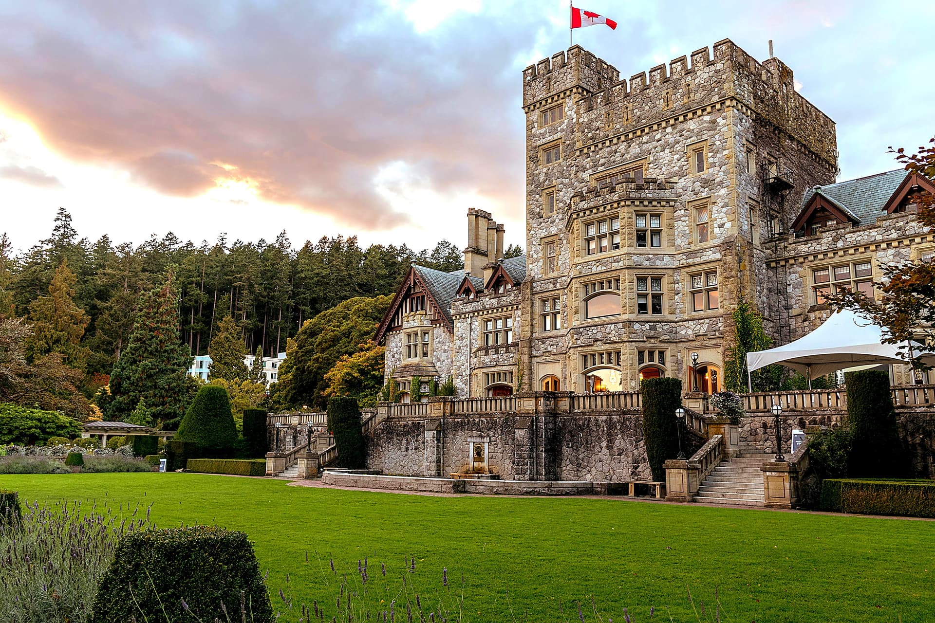 Tour en español en Victoria - Hatley Castle